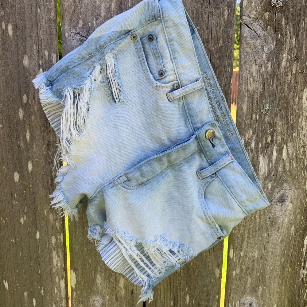 Light-wash American Eagle Jean Shorts
